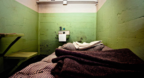 Carceri Toscana, materassi a terra contro il sovraffollamento